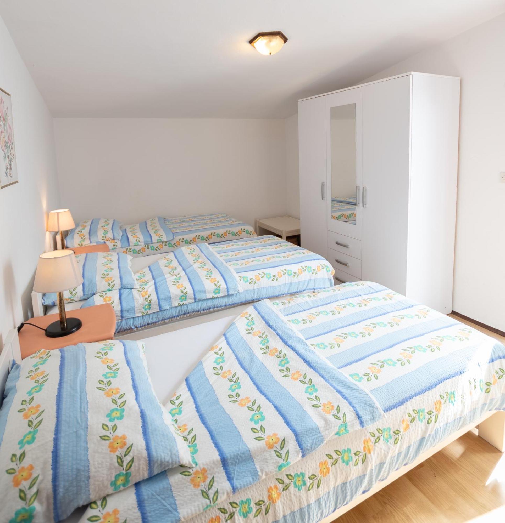 Apartments Mira 645 ポレッチ エクステリア 写真